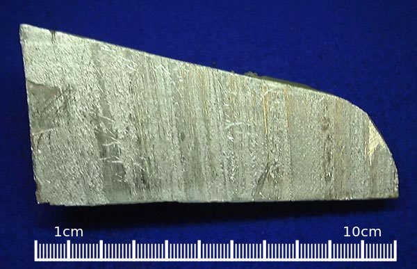 Aluminum specimen Aluminum specimen: silver and light gray metal