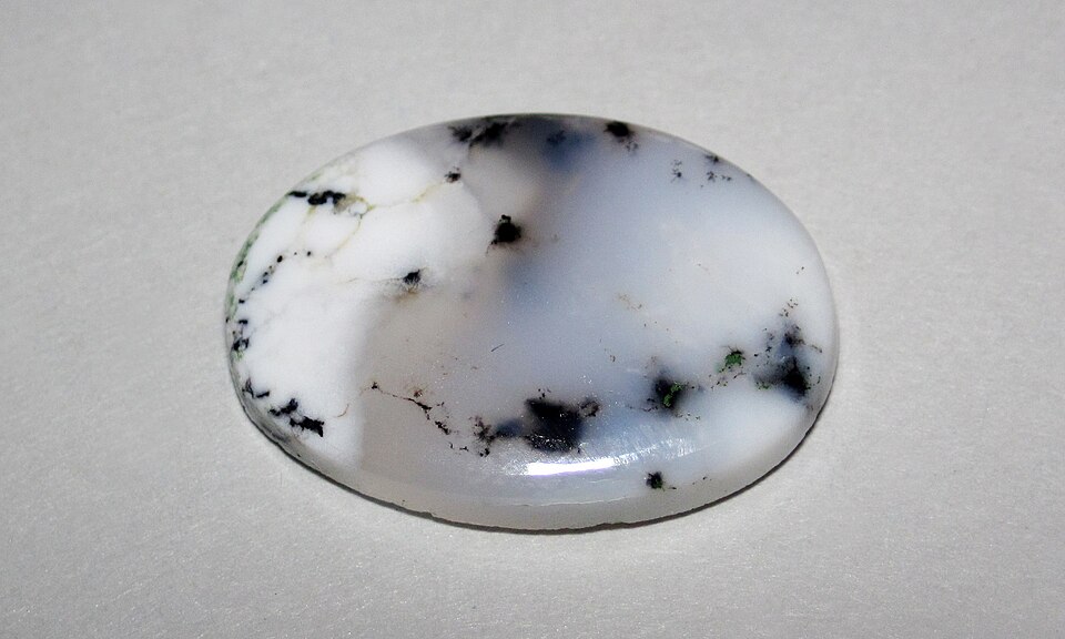 Dendritic Agate specimen Dendritic Agate specimen: white and gray mineral