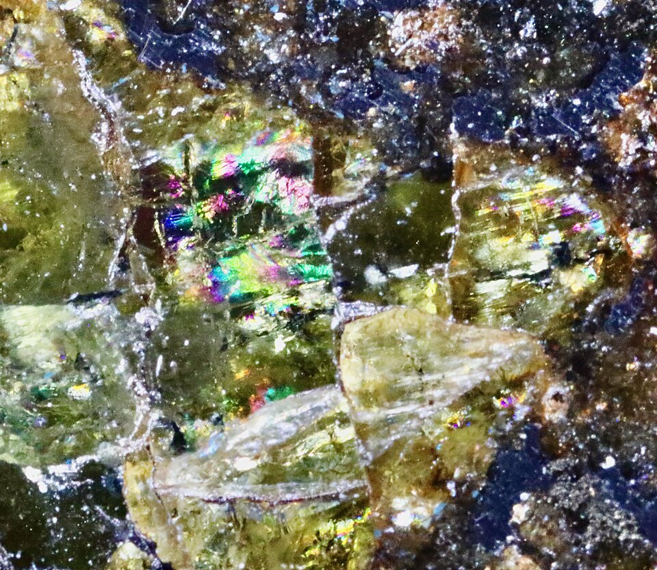 Peridot specimen Peridot specimen: yellow-green and olive green gemstone