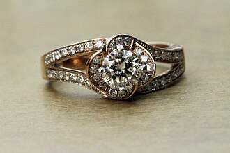 Rose Gold specimen: rose gold and pink gold metal